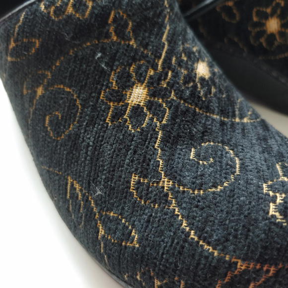 Sanita Felt Floral Tapestry Clogs - Picture 7 of 12